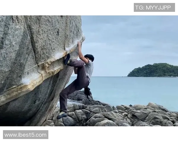 广州攀岩队的盯防体系与攀岩战术的深度解析与实践探讨 广州攀岩队的盯防体系与攀岩战术的深度解析与实践探讨