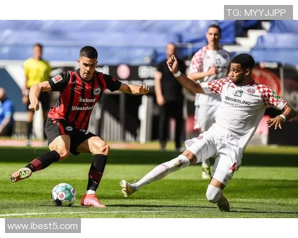 弗赖堡主场惨败!门兴格拉德巴赫客场夺魁,精彩赛事回顾 弗赖堡主场惨败!门兴格拉德巴赫客场夺魁,精彩赛事回顾